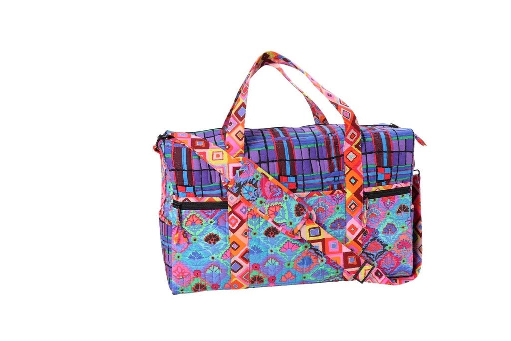 Travel Duffle Bag 2.1 by Annie's - Printed Bag Pattern