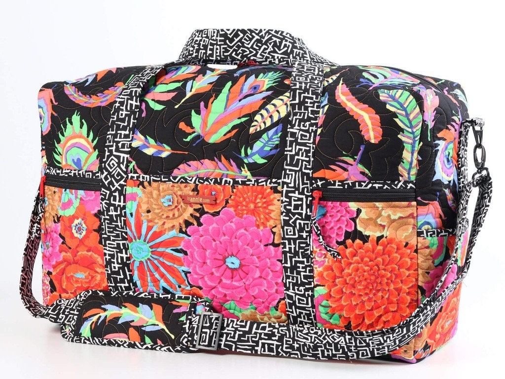 Travel Duffle Bag 2.1 by Annie's - Printed Bag Pattern