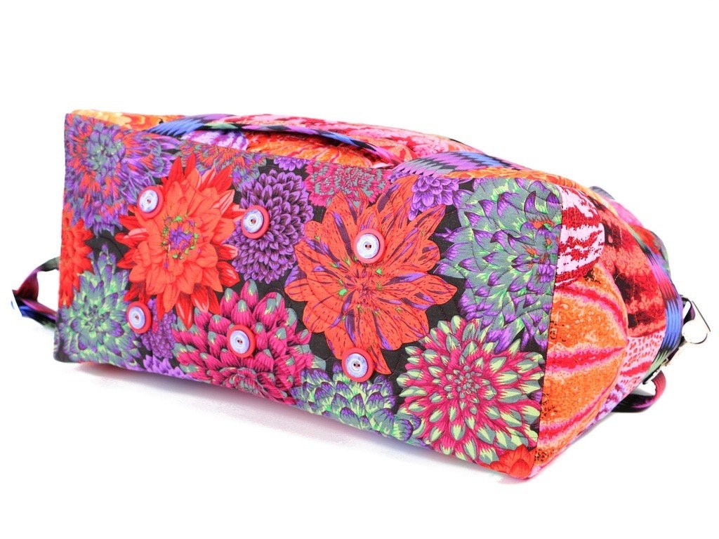 Ultimate Travel Bag 2.0 by Annie's - Printed Bag Pattern