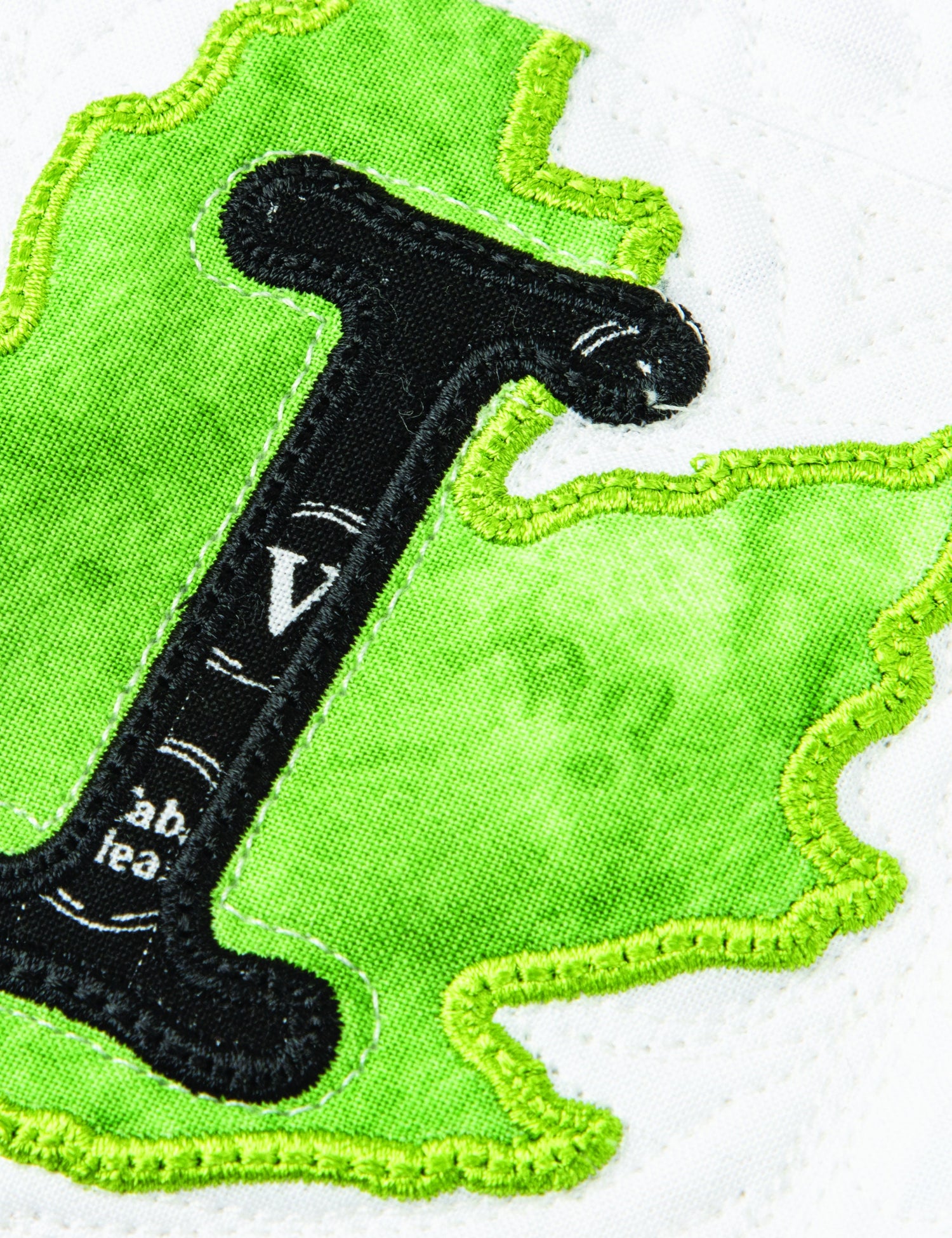 In The Wings Quilt Machine Embroidery by J Wecker Frisch for Riley Blake Designs - Machine Embroidery USB