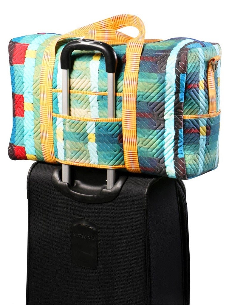 Travel Duffle Bag 2.1 by Annie's - Printed Bag Pattern