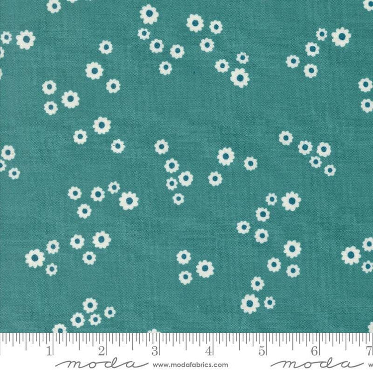 Field of Flowers Camomile Small Florals Turquoise by Katharine Watson for Moda Fabrics - 3316 15