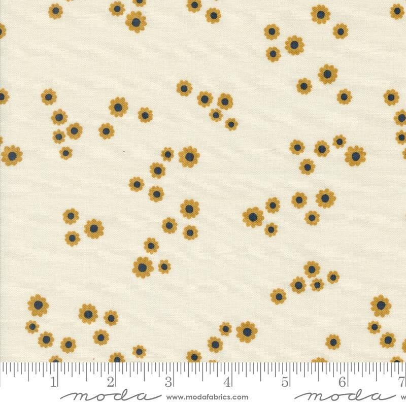 Field of Flowers Camomile Small Florals Porcelain by Katharine Watson for Moda Fabrics - 3316 11